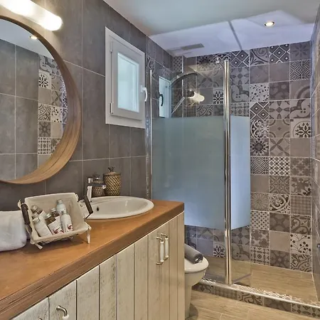 Antikri Кира Панагя