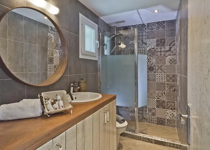 Antikri Kyra Panagia